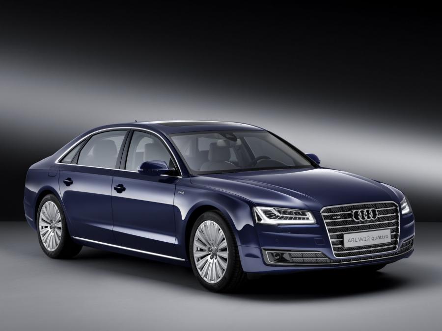 Audi A8 L W12 Quattro Exclusive в кузове D4 2014 года выпуска
